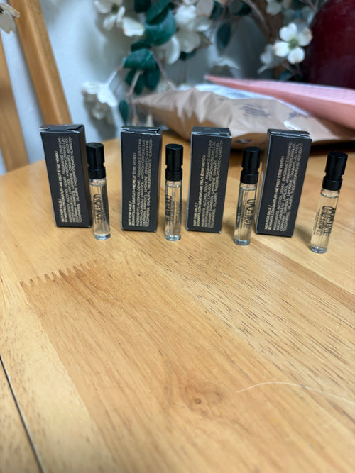 (Lot of 4)Tom Ford Oud Wood Eau de Parfum Sample Vials .07fl oz /2mL, BNIB, New