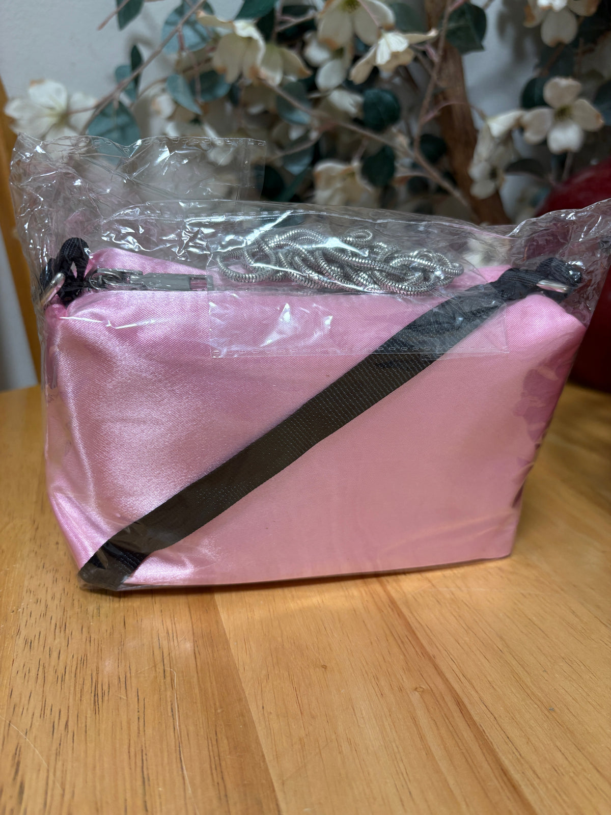 Truly Signature Crystal Pouch Baby Pink Bag W/addt’l Silver Strap 7.1x4.6x2.5 in