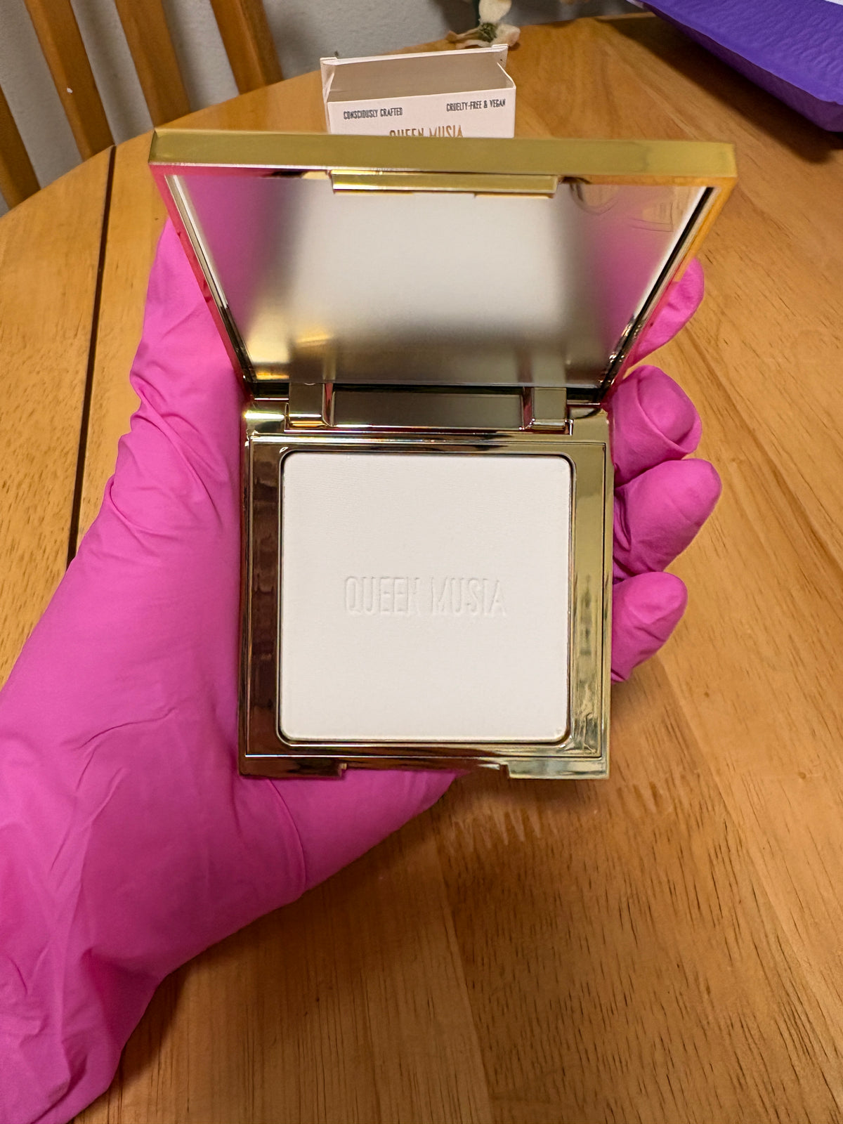 Queen Musia Blurring And Flaw Eliminating Setting Powder Translucent White, BNIB